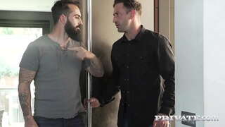 Aquest calenta cul noia rossa no puc tenir suficient polla! Ella posa el cul a la obra per treure la intensa cony colpejant i doble gola profunda acció en una desagradable threeway. Ple Llisqueu a Private.com!