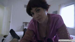 Dik anne Jessica Ryan alır içinde ona stepson için emmek onun genç çük