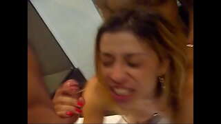 Зани додан pro*** ва шавҳар нигариста