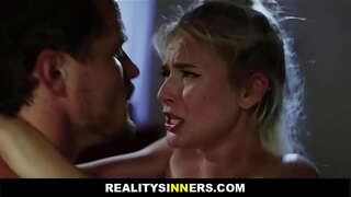 Cumming मा ठूलो गधा को मेरो कदम Sis - RealitySinners.com