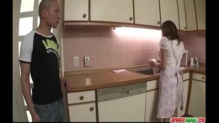 Лулу Вакабаяси користи своје велике сисе, да се играте са члан