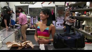 Nude dilettante a tha a &#039; faighinn shlong