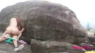 Pornstar Manu Fox-anal-sex ohne Kondom am öffentlichen Strand